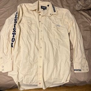 Resistol button down size M